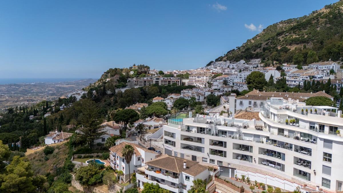 Apartment Penthouse in Mijas