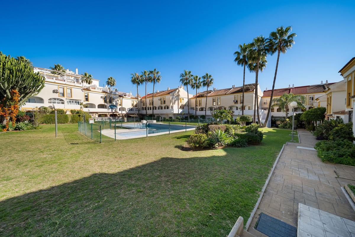 Townhouse Terraced in El Pinillo