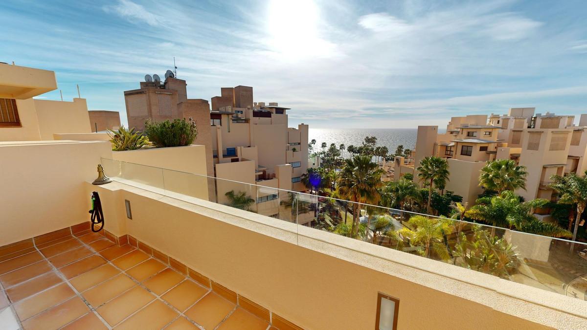 Apartment Penthouse in Estepona