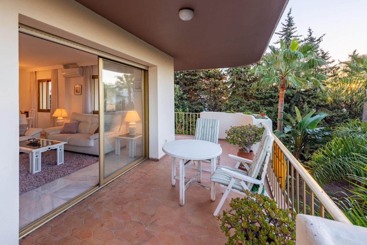 Apartment Middle Floor in Puerto Banús