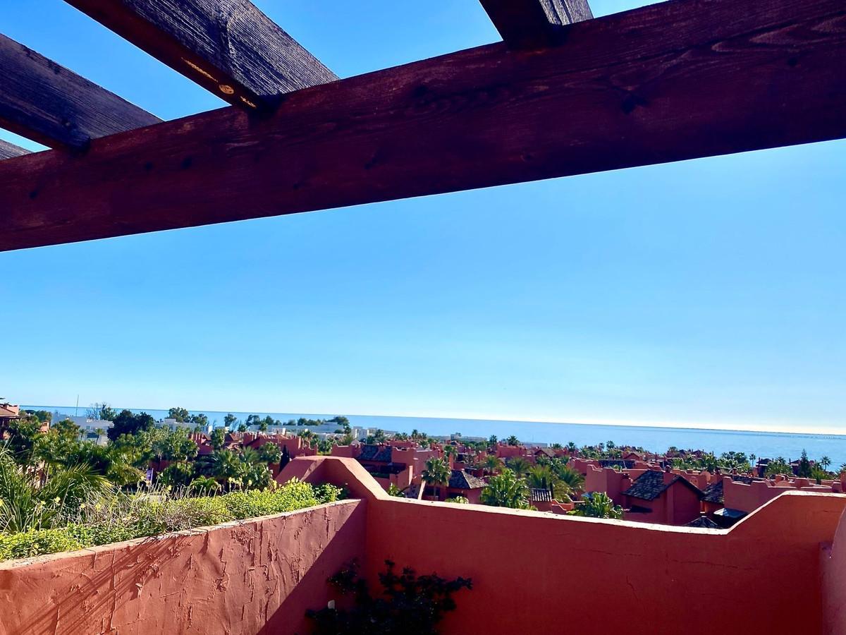 Apartment Penthouse in Estepona