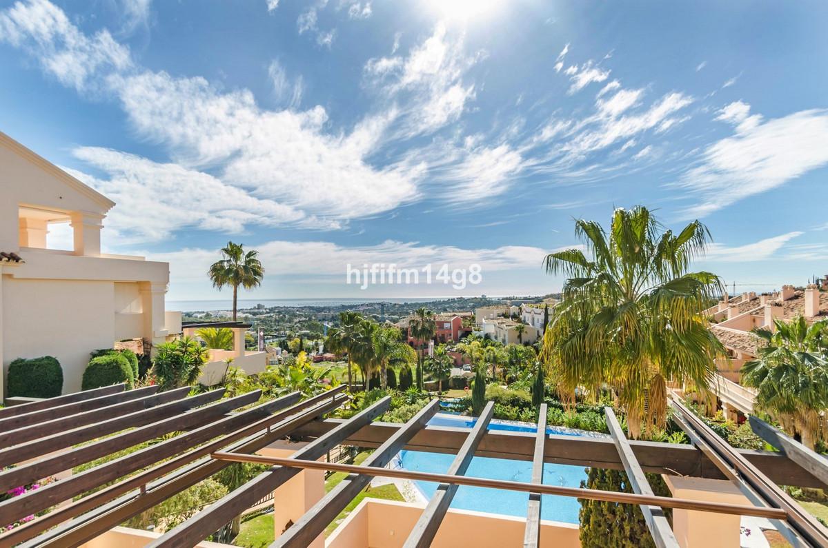 Apartment Middle Floor in Nueva Andalucía