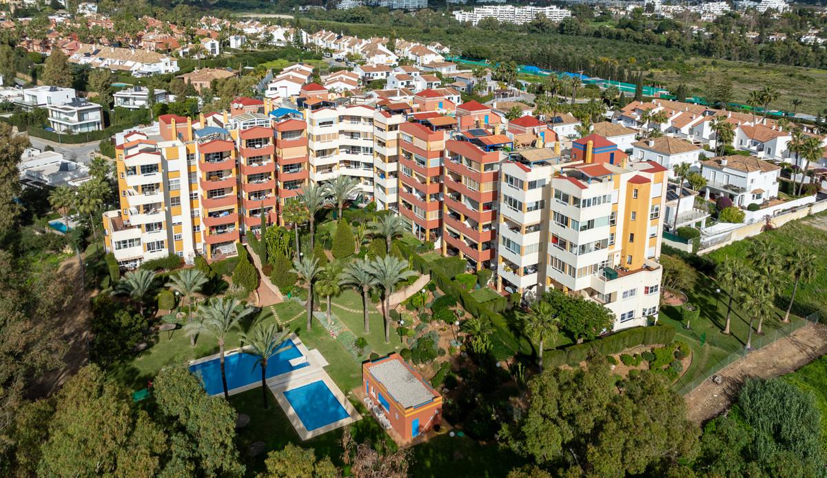 Apartment Middle Floor in Estepona