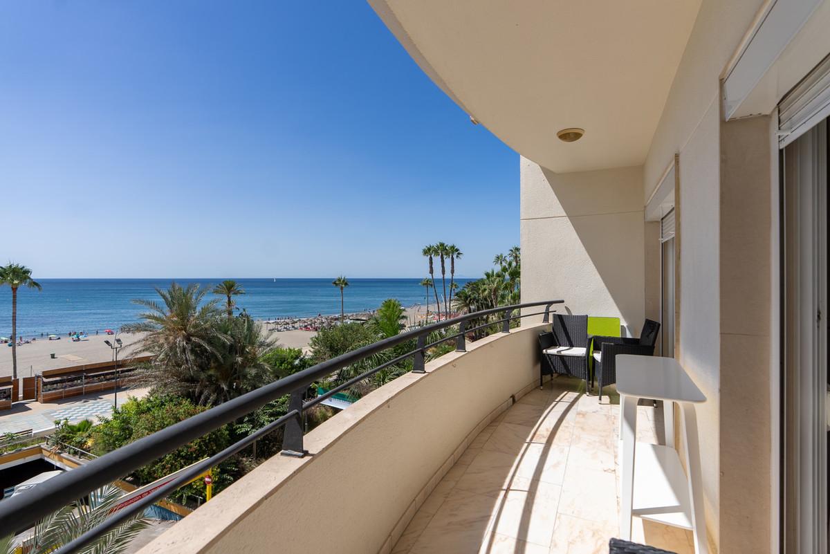 Apartment Middle Floor in Estepona