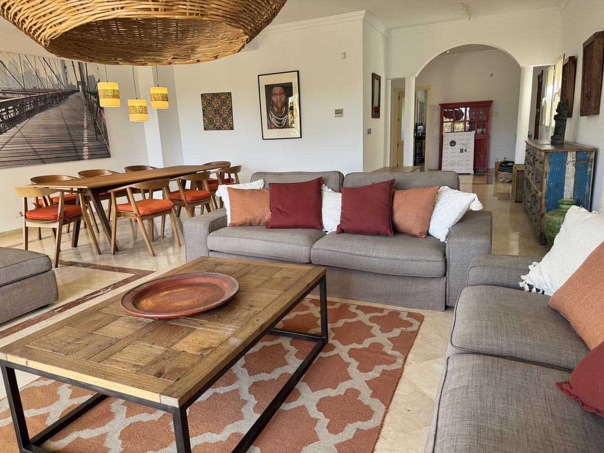 Apartment Middle Floor in San Roque Club