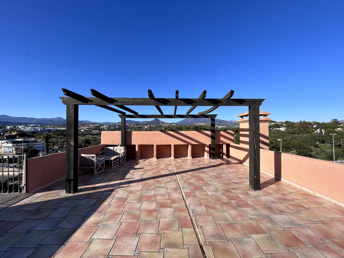 Apartment Penthouse in Estepona