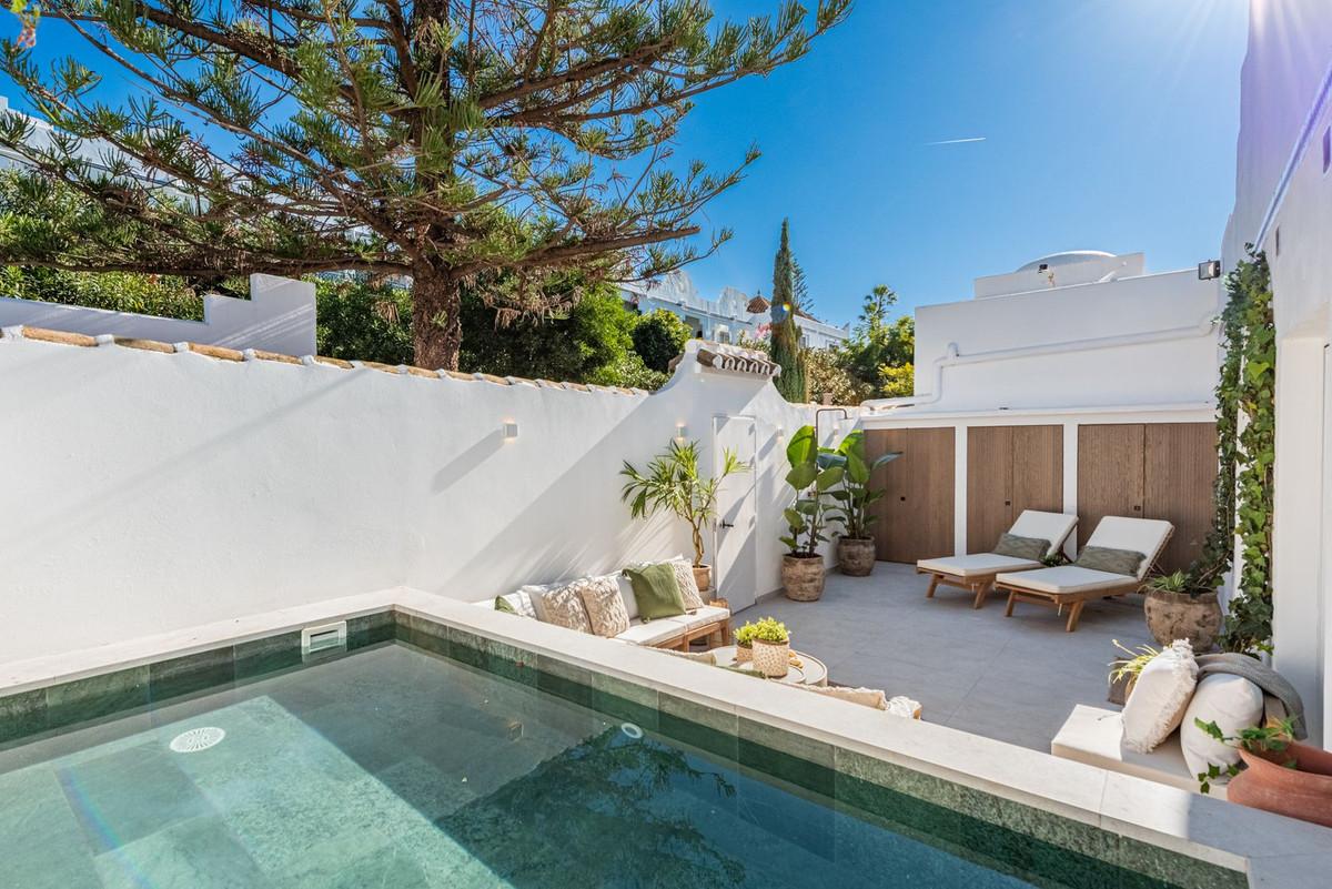 Townhouse Terraced in Nueva Andalucía