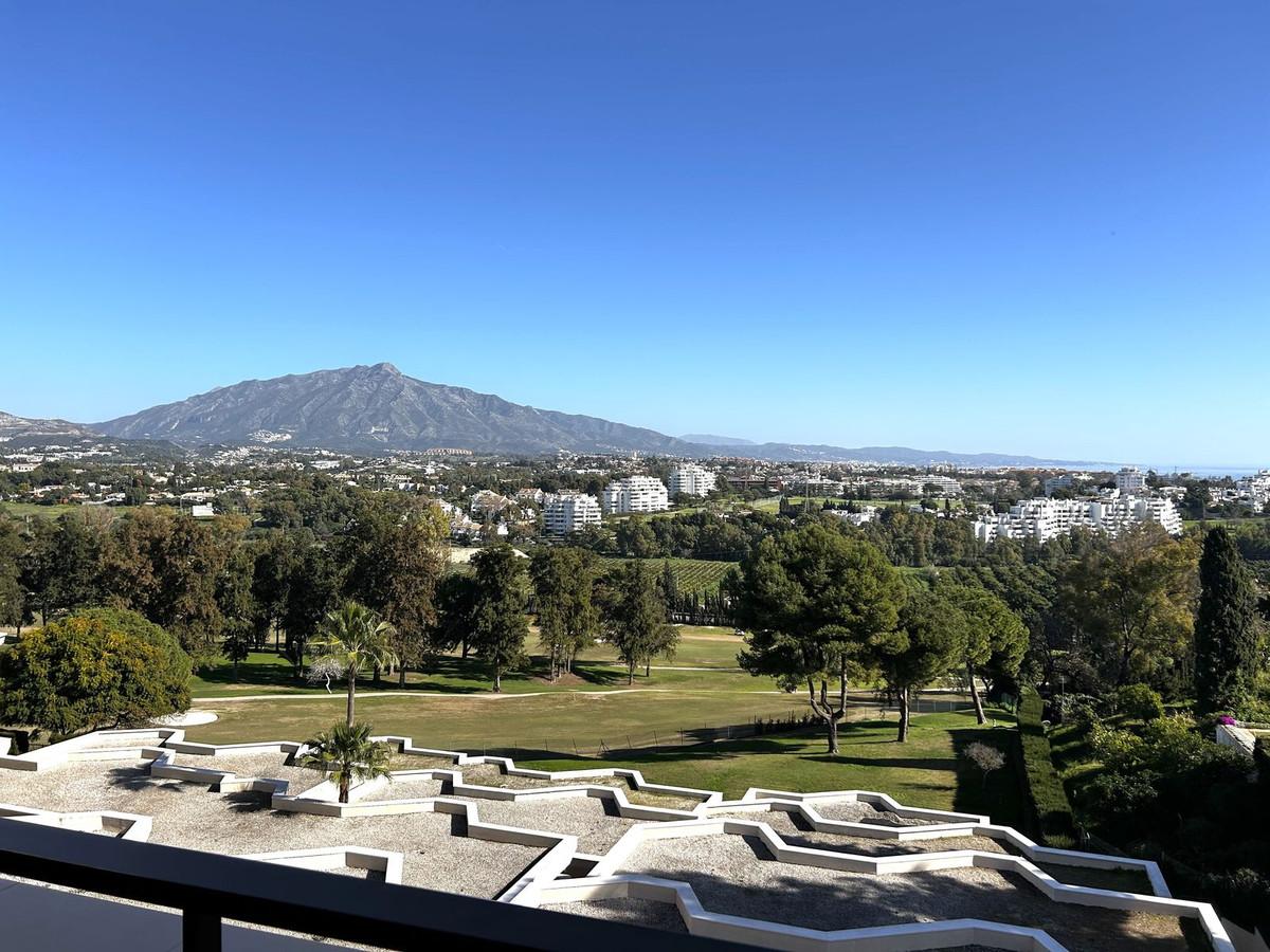 Apartment Middle Floor in Estepona