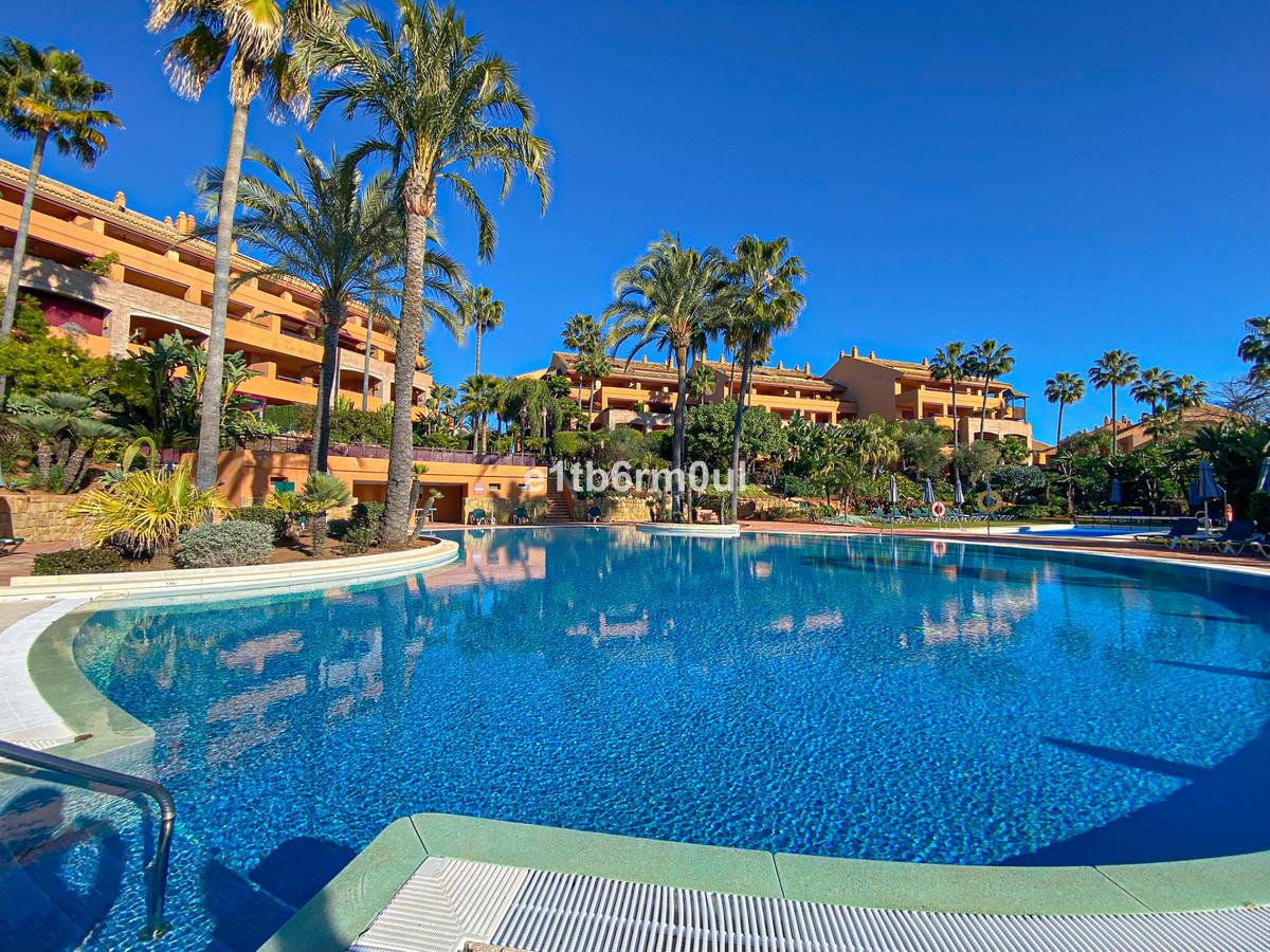 Apartment Middle Floor in Bahía de Marbella