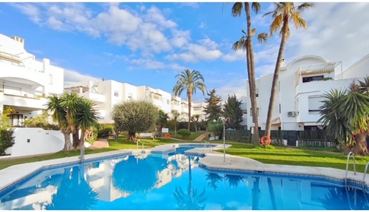 Apartment Middle Floor in Estepona