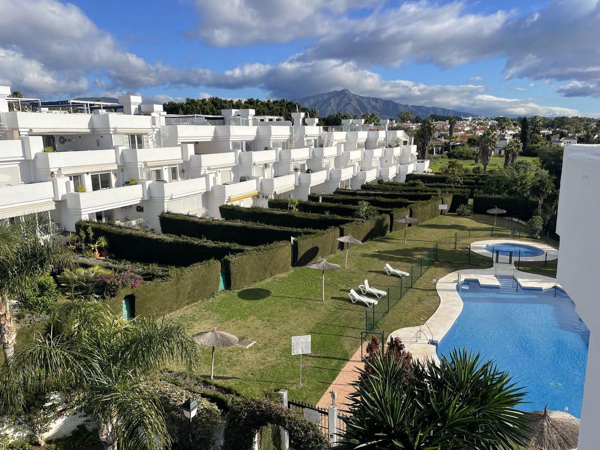 Apartment Penthouse in El Paraiso