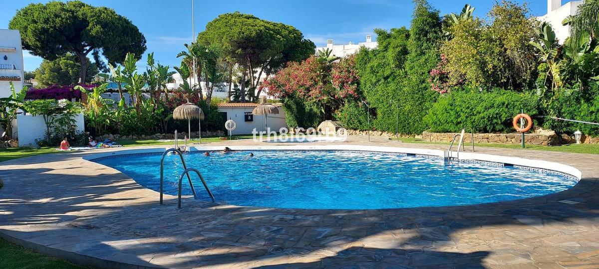 Apartment Middle Floor in Estepona