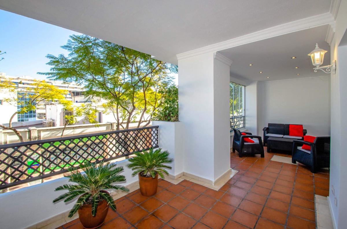 Apartment Middle Floor in Puerto Banús