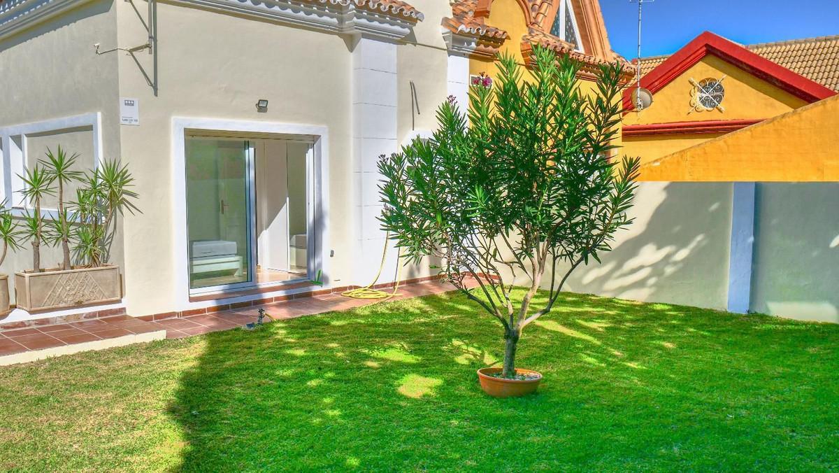 Villa Semi Detached in Benalmadena