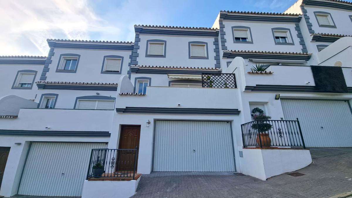 Townhouse Terraced in Coín