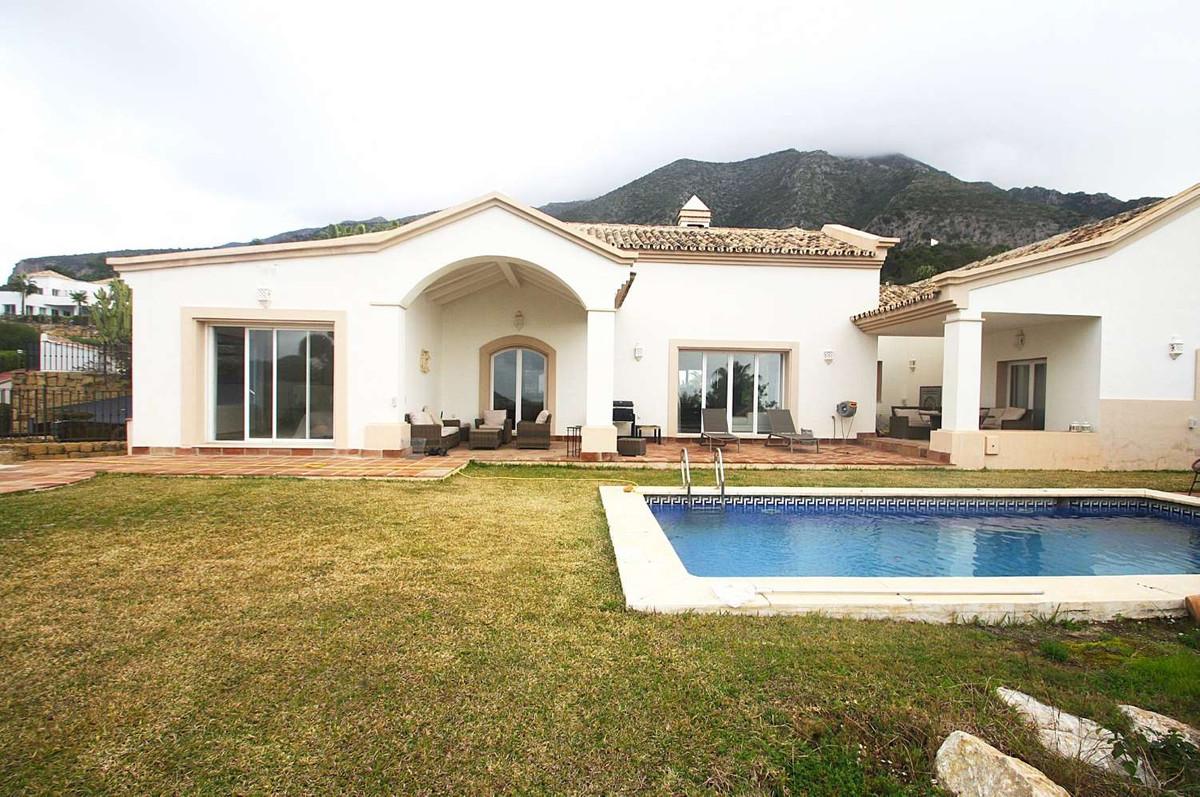 Villa Detached in Istán