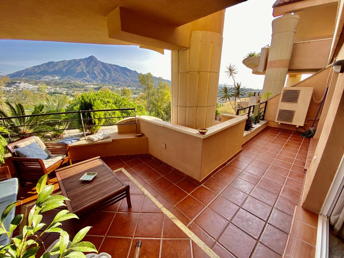 Apartment Middle Floor in Nueva Andalucía