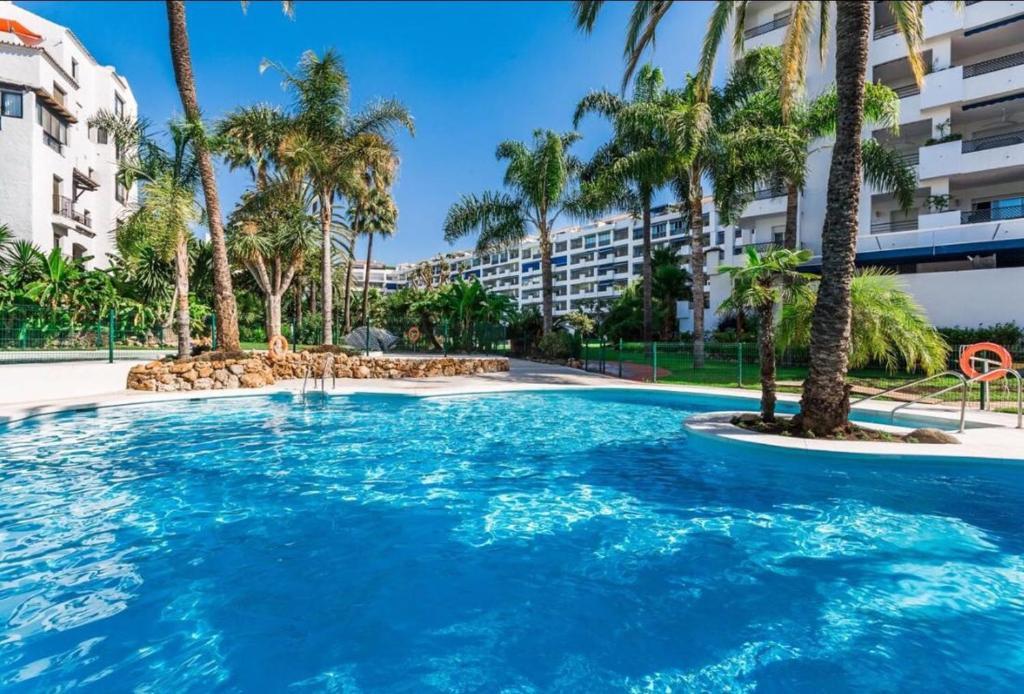 Apartment Middle Floor in Puerto Banús