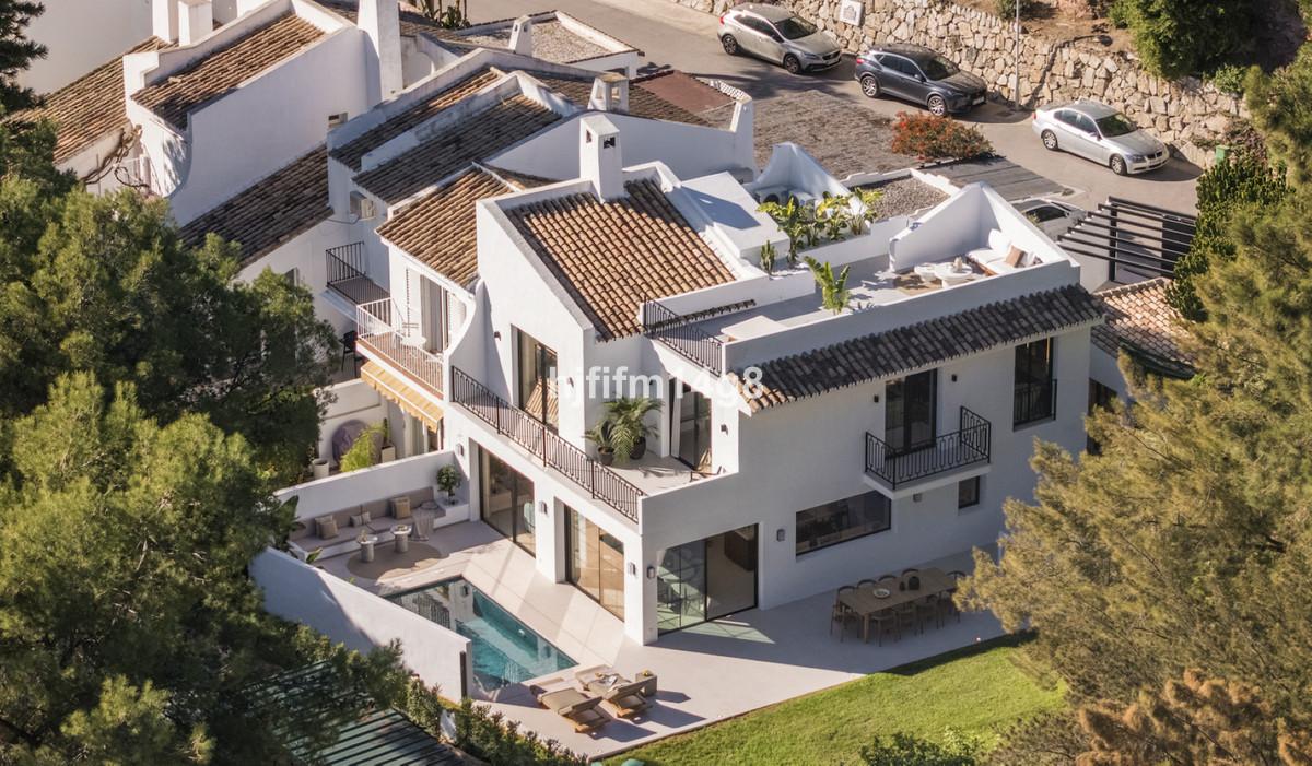 Townhouse Terraced in Nueva Andalucía