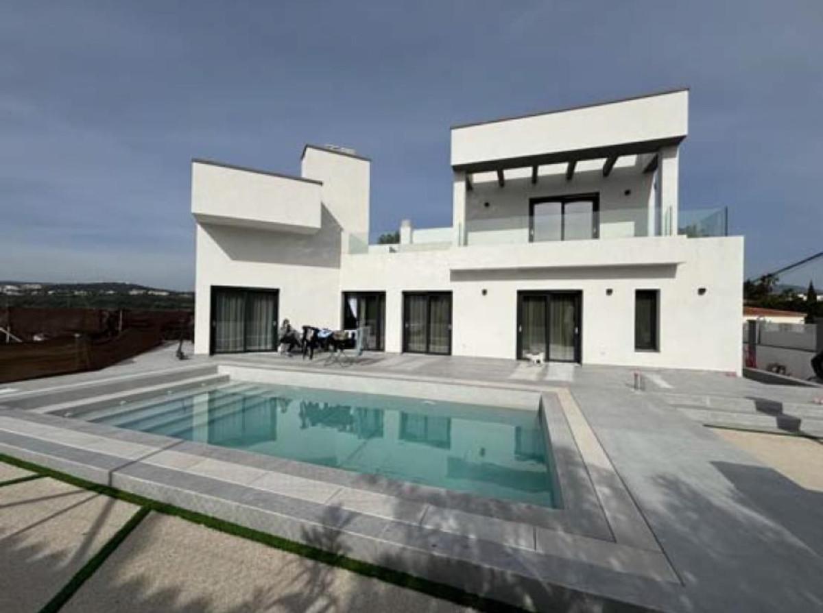 Villa Detached in Estepona