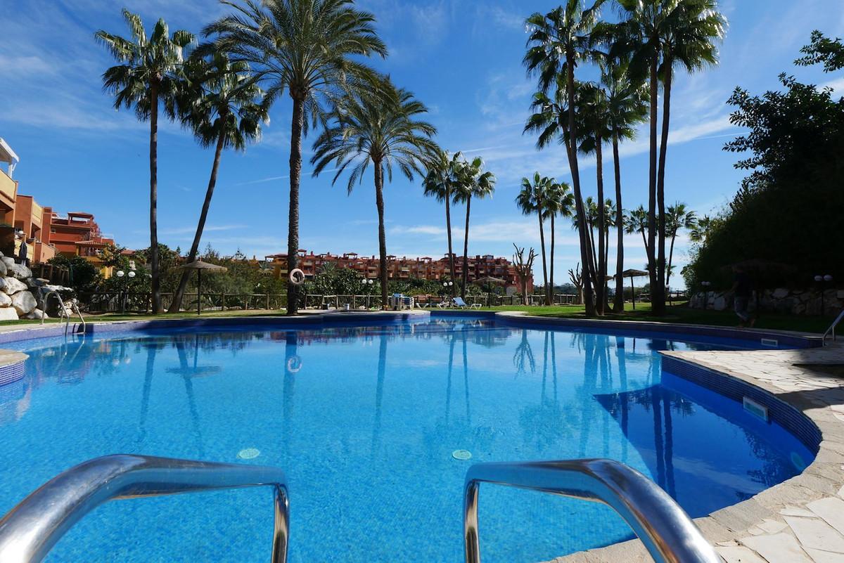 Apartment Middle Floor in Reserva de Marbella