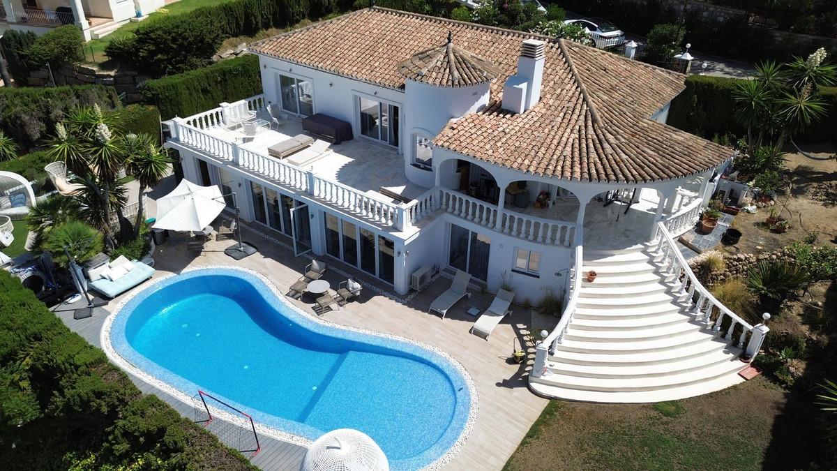 Villa Detached in Elviria