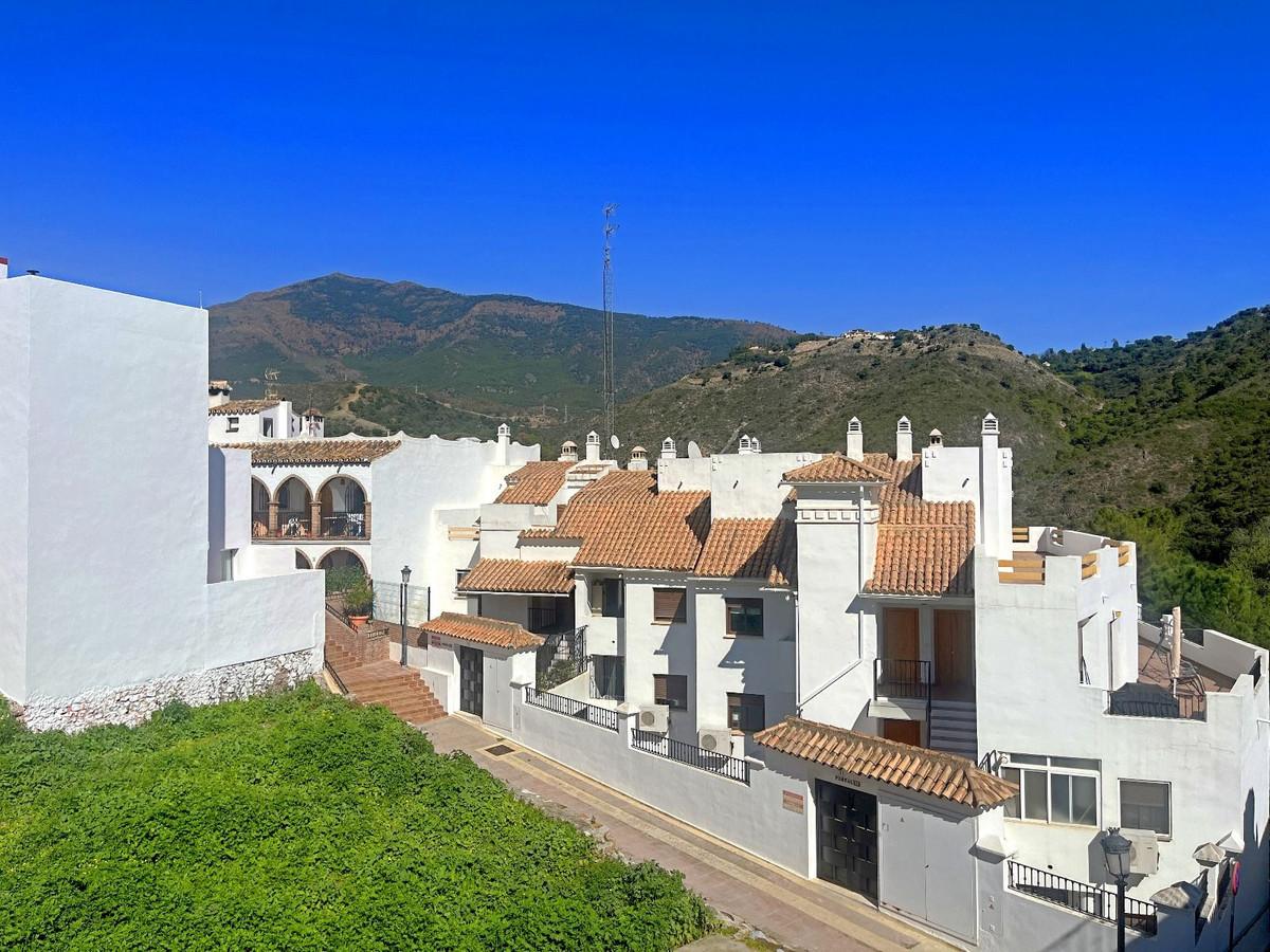 Apartment Middle Floor in Benahavís