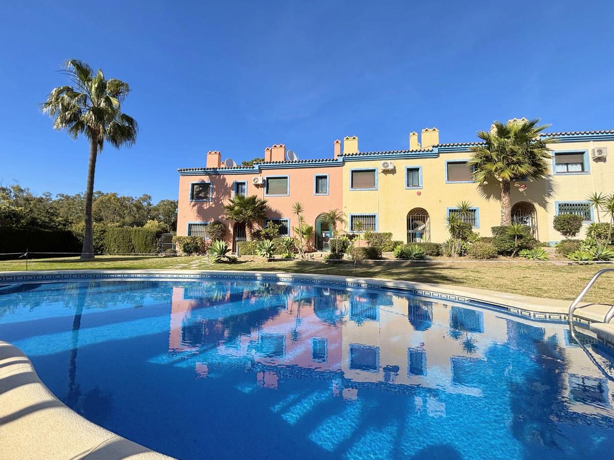 Townhouse Terraced in La Duquesa