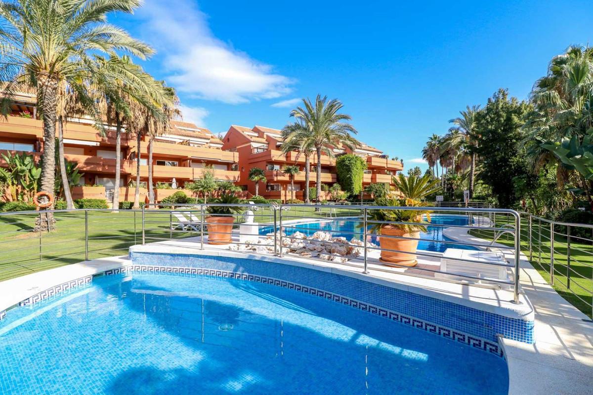 Apartment Middle Floor in Puerto Banús