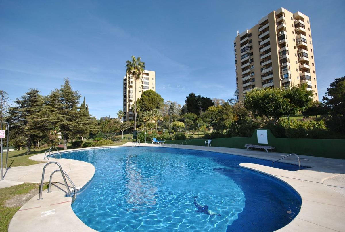 Apartment Middle Floor in Nueva Andalucía