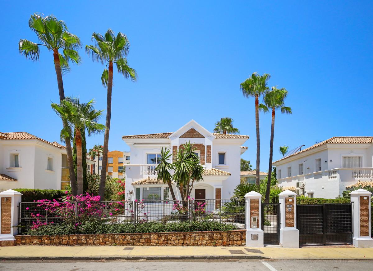 Villa Detached in Estepona