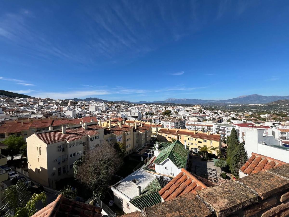 Apartment Penthouse in Alhaurín el Grande