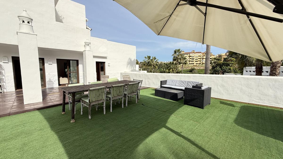 Apartment Middle Floor in Estepona