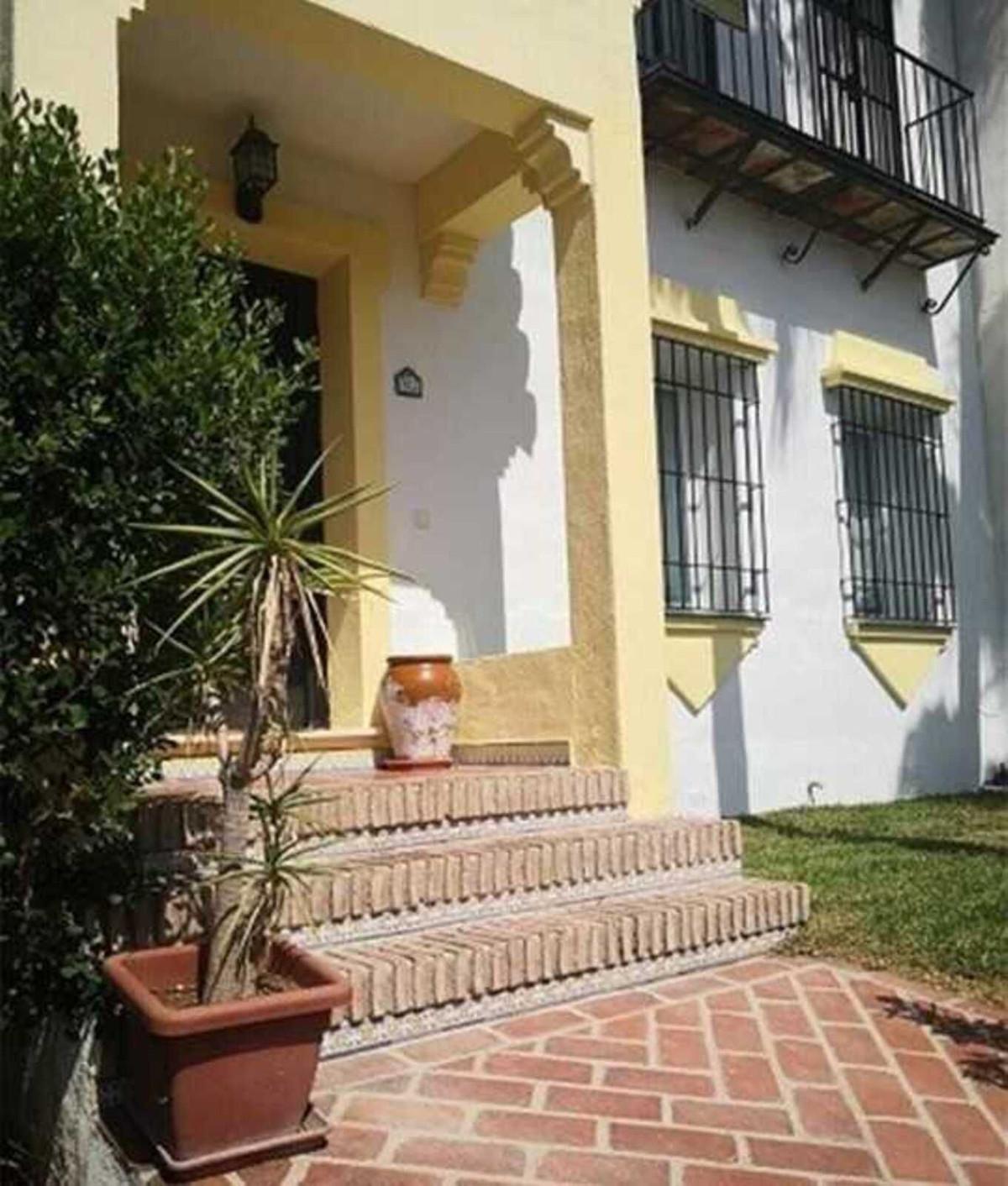 Townhouse Terraced in Istán