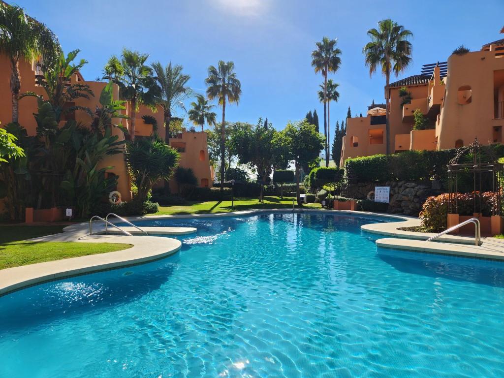 Apartment Middle Floor in Estepona