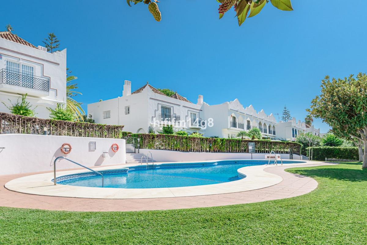 Townhouse Terraced in Nueva Andalucía