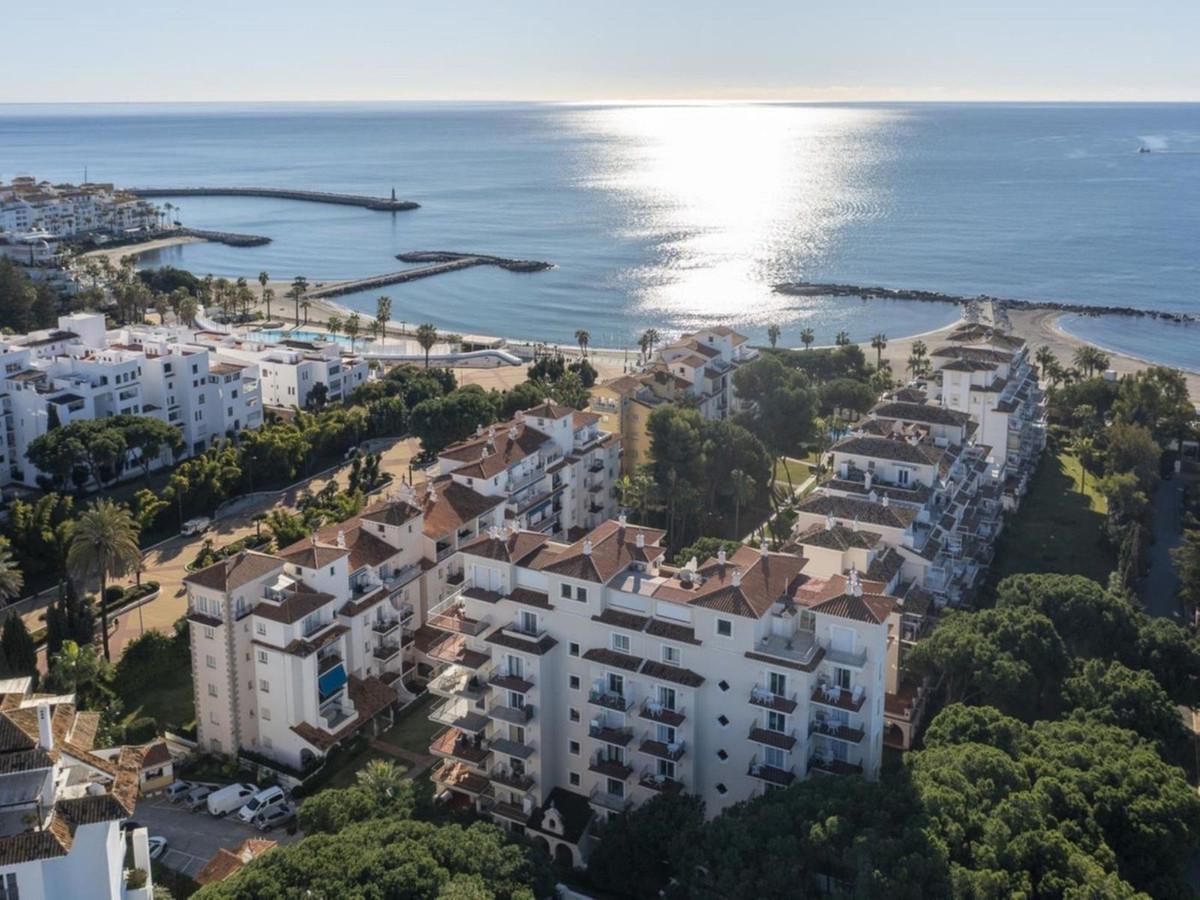 Apartment Penthouse Duplex in Puerto Banús