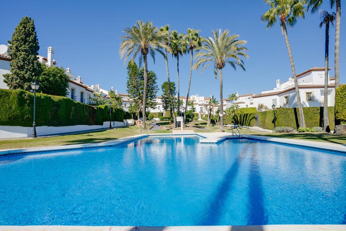 Townhouse Terraced in Bel Air