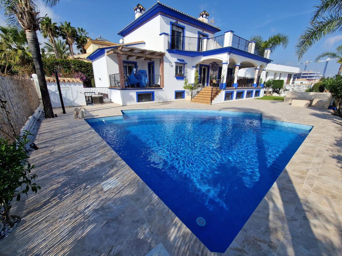 Villa Detached in Estepona