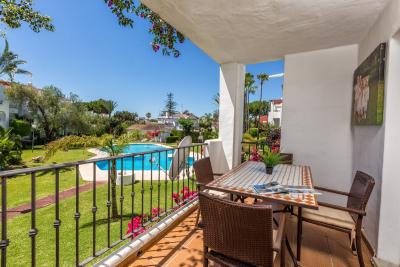 R4980223, Apartment Middle Floor in Estepona